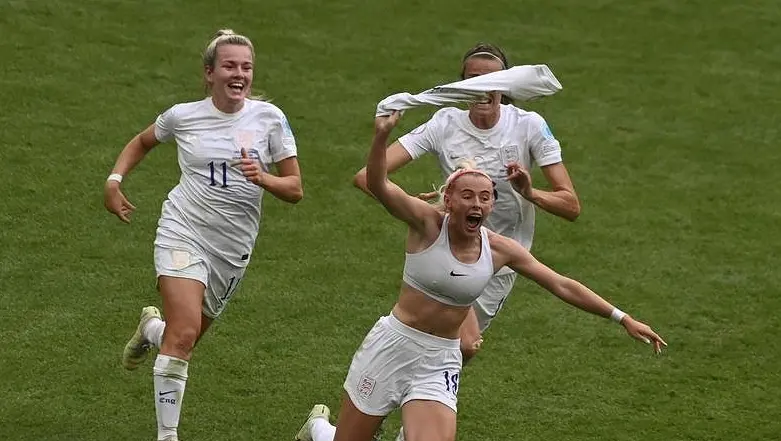 England – Deutschland 2:1 PP, Historischer Moment.  Die britische Fußballerin wird zum ersten Mal Europameister